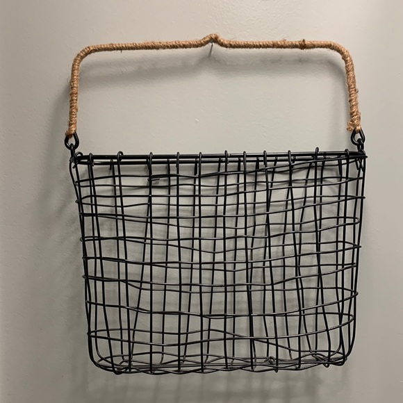 NWOT Wall hanging Basket - Picture 2 of 9